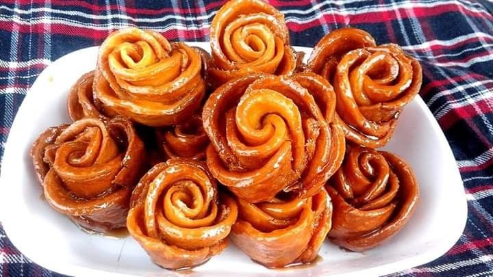 গোজাপ ফুল পিঠা